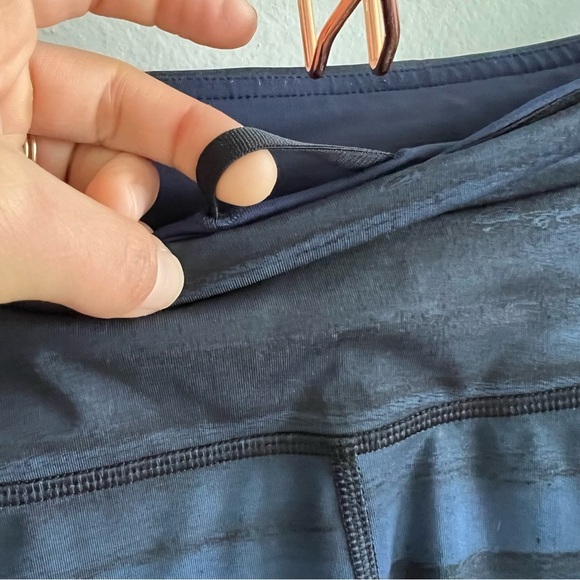 Lululemon Speed Tight III All Full-On Luxtreme
Good Vibes Deep Navy Black Size 2 - Picture 13 of 13